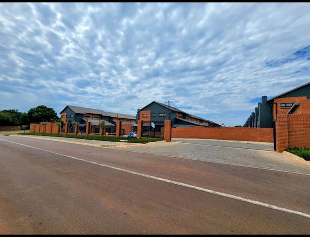 3 BEDROOM DUPLEX FOR SALE IN MONTANA